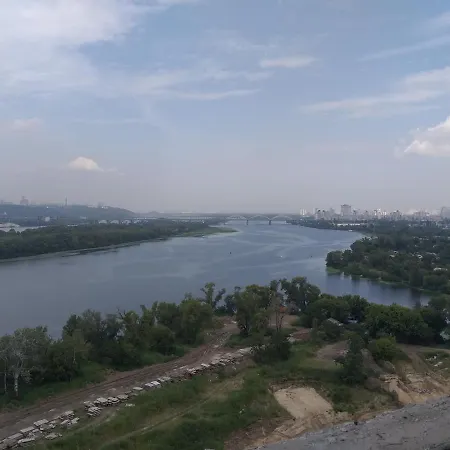 новая эко-квартира у метро славутич شقة كييف